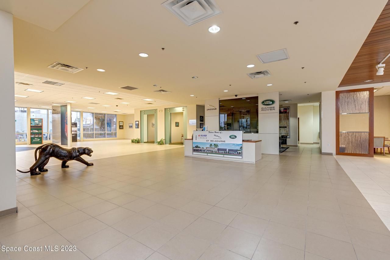 1850 E Merritt Island Causeway, Merritt Island, FL 32952 Photo