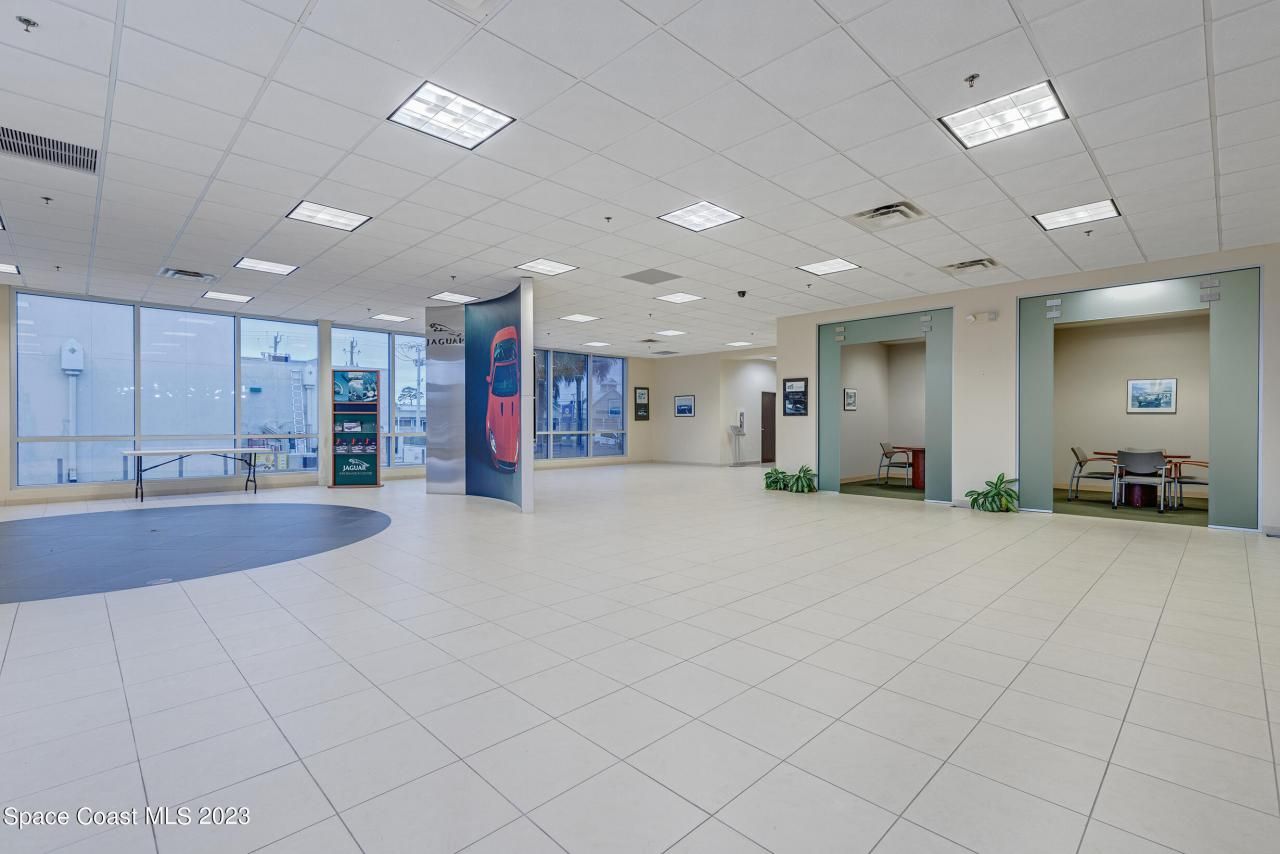 1850 E Merritt Island Causeway, Merritt Island, FL 32952 Photo