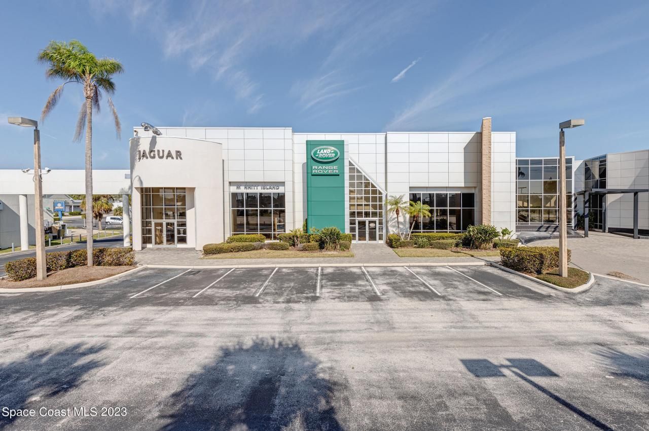 1850 E Merritt Island Causeway, Merritt Island, FL 32952 Photo