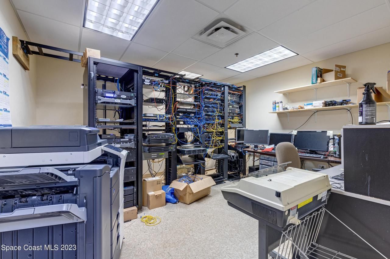 1850 E Merritt Island Causeway, Merritt Island, FL 32952 Photo