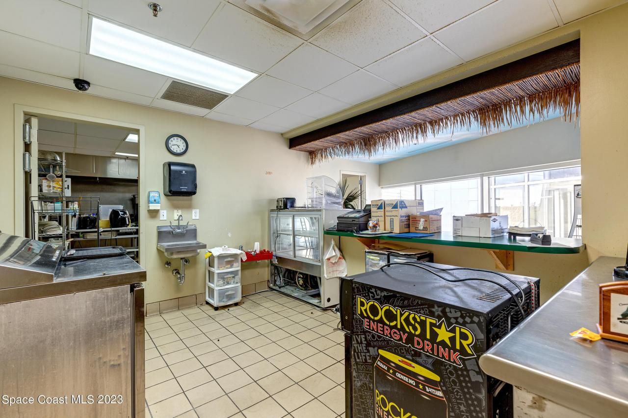 1850 E Merritt Island Causeway, Merritt Island, FL 32952 Photo