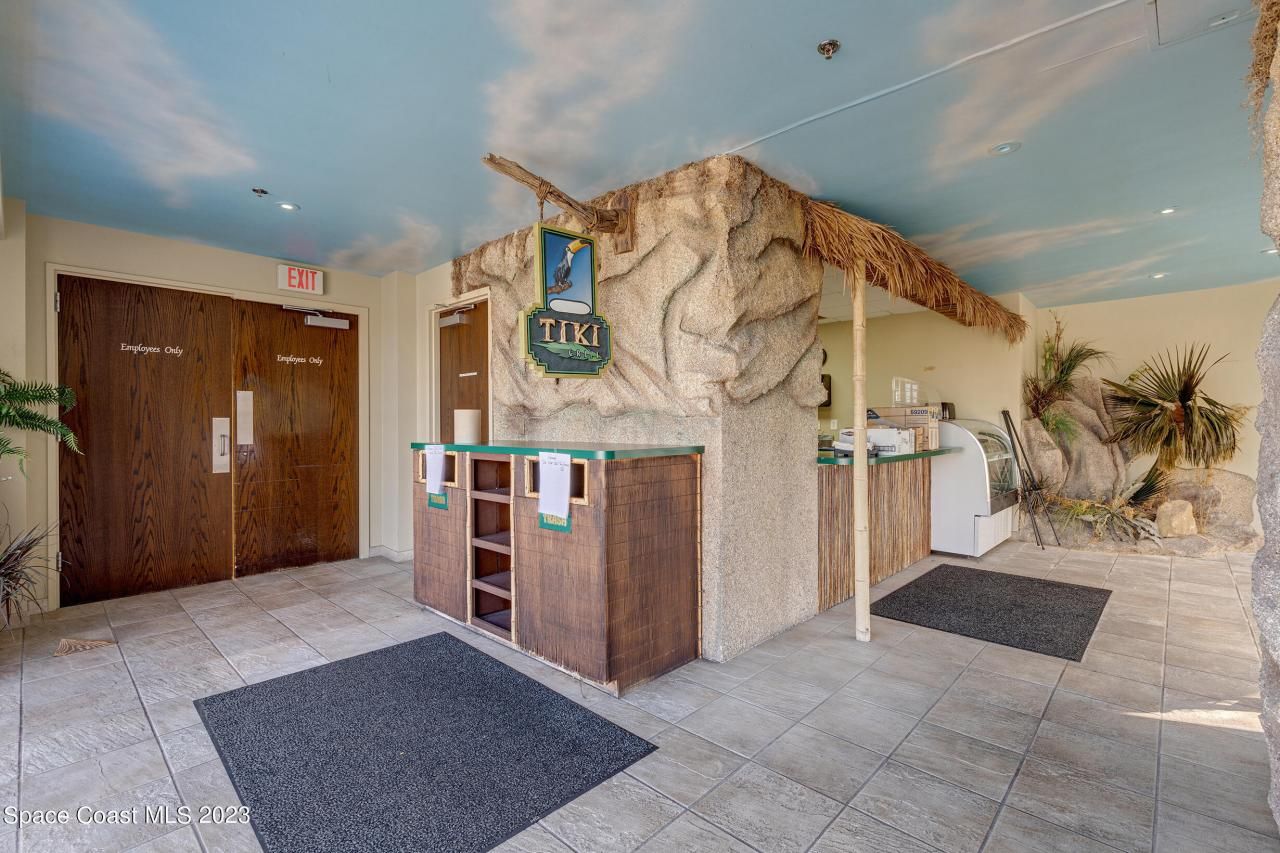 1850 E Merritt Island Causeway, Merritt Island, FL 32952 Photo