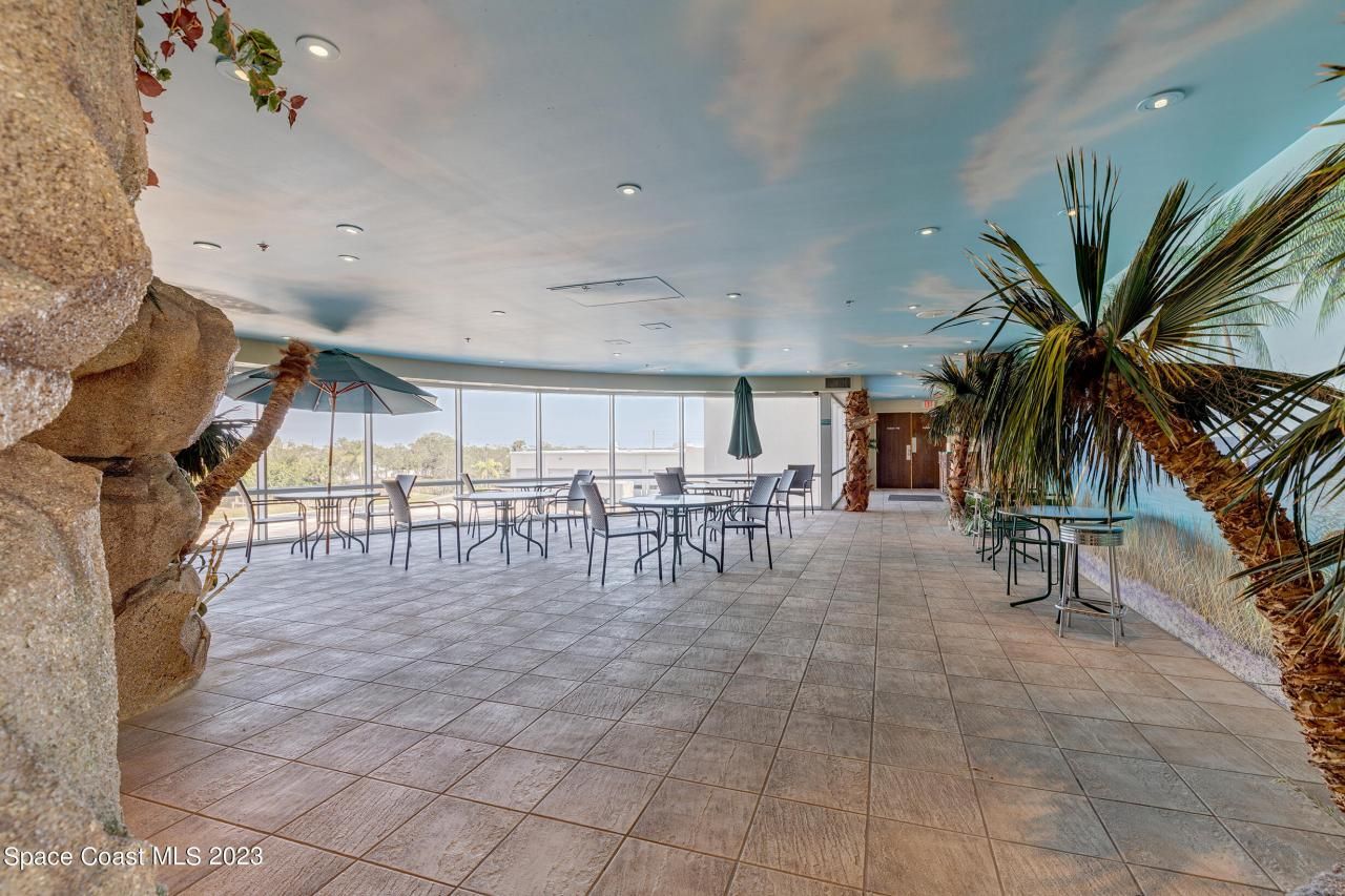 1850 E Merritt Island Causeway, Merritt Island, FL 32952 Photo