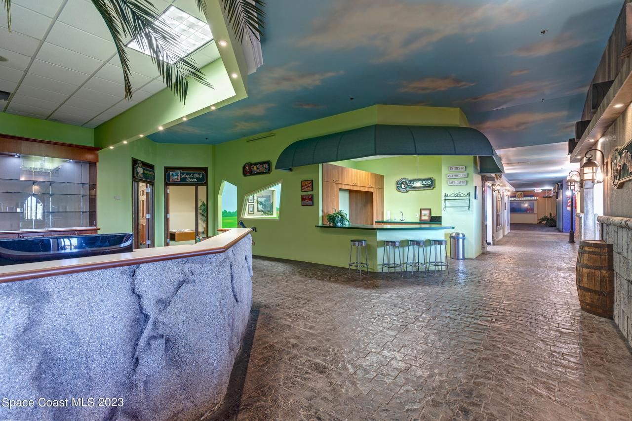 1850 E Merritt Island Causeway, Merritt Island, FL 32952 Photo