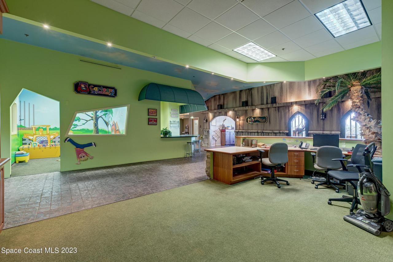 1850 E Merritt Island Causeway, Merritt Island, FL 32952 Photo