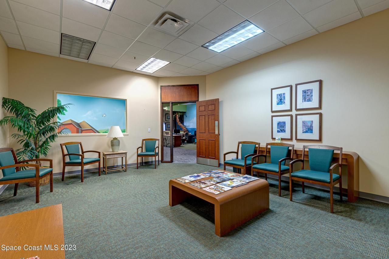 1850 E Merritt Island Causeway, Merritt Island, FL 32952 Photo