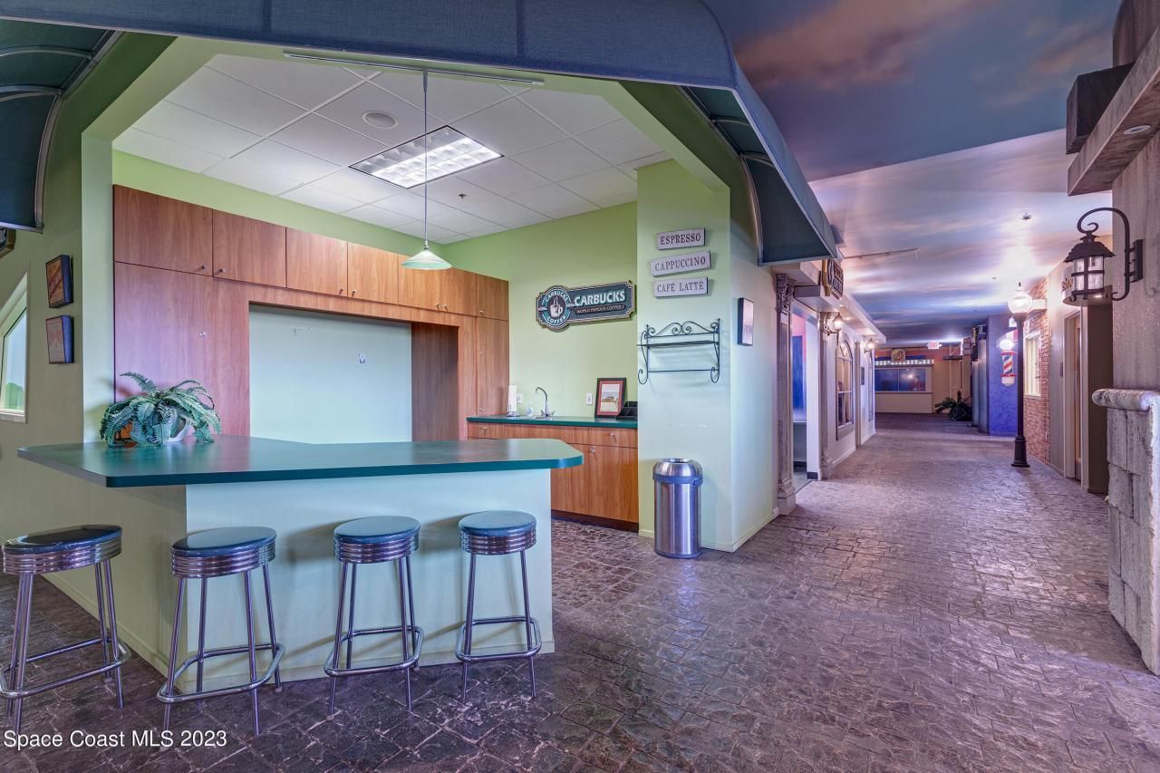 1850 E Merritt Island Causeway, Merritt Island, FL 32952 Photo