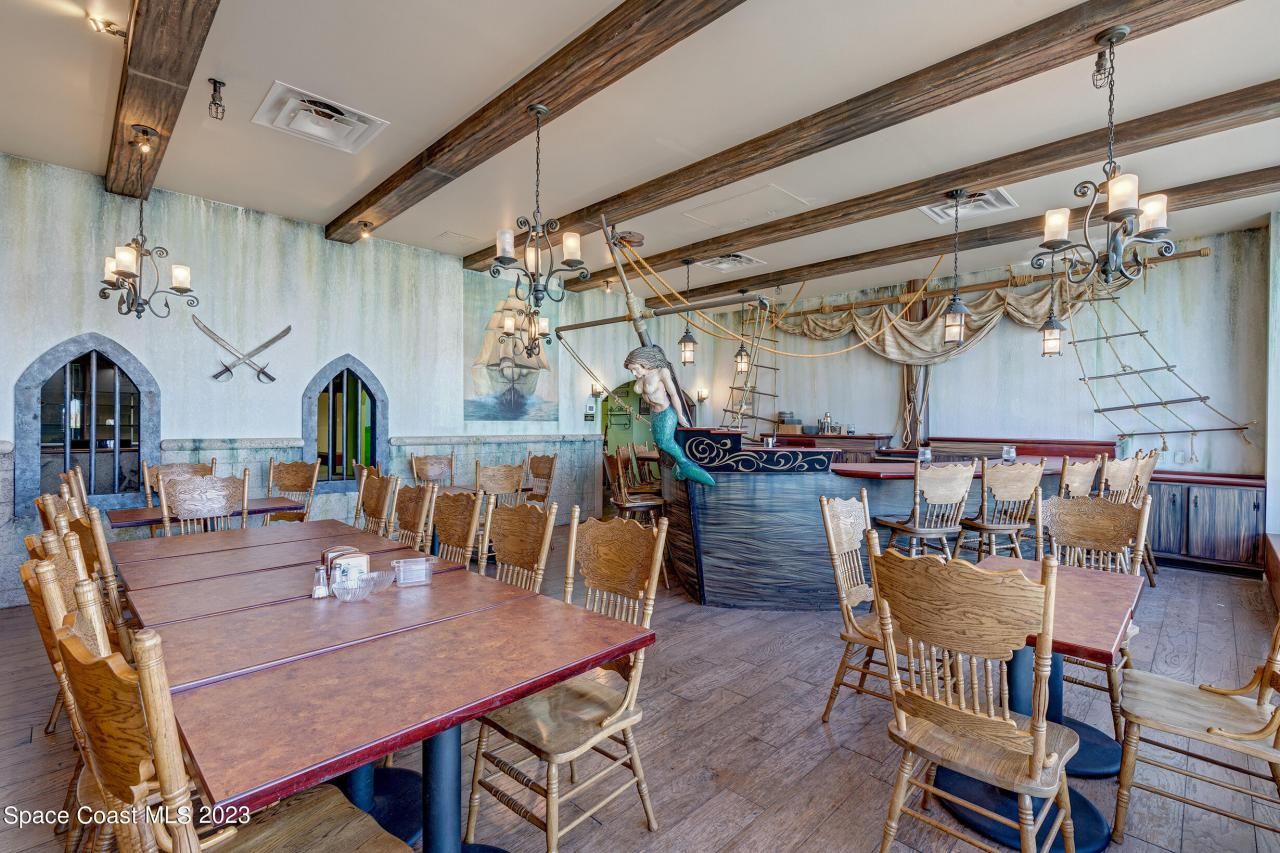 1850 E Merritt Island Causeway, Merritt Island, FL 32952 Photo