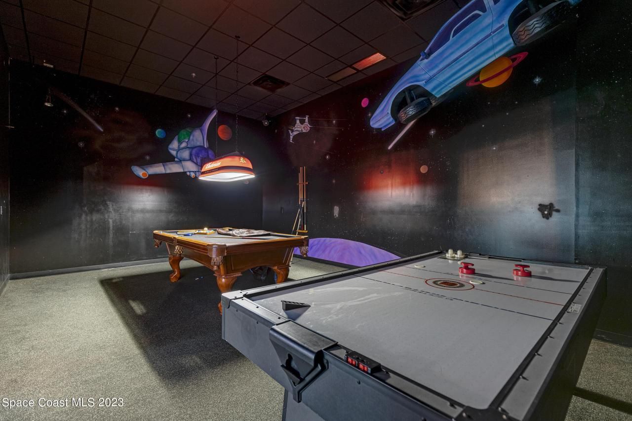 1850 E Merritt Island Causeway, Merritt Island, FL 32952 Photo