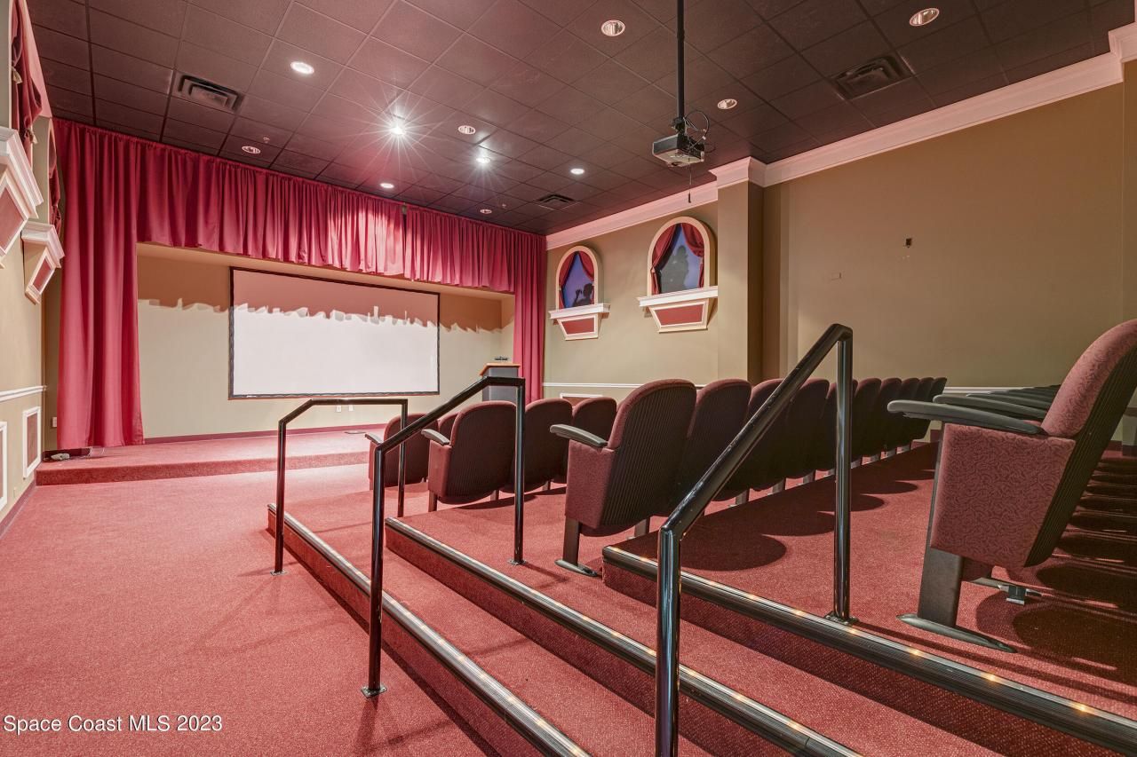 1850 E Merritt Island Causeway, Merritt Island, FL 32952 Photo