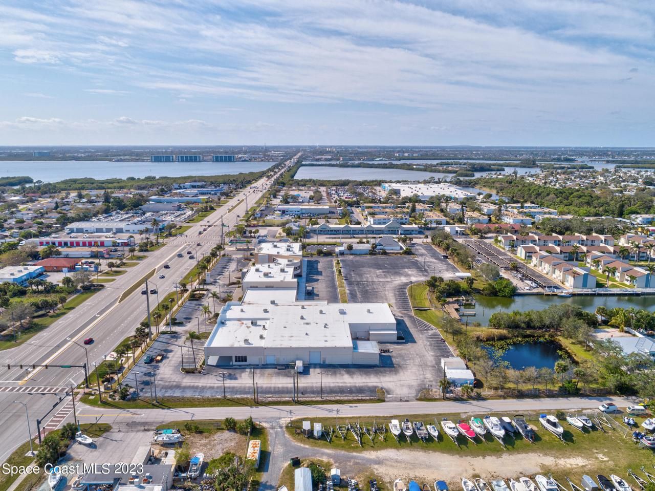 1850 E Merritt Island Causeway, Merritt Island, FL 32952 Photo