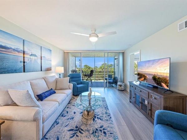 15161 Cedarwood LN, Unit 1505, NAPLES, FL 34110