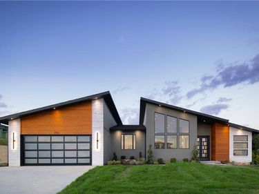 2150 NW Palisades Drive, Riverside, MO 64150