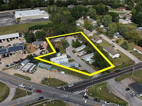 317 E Hale Lake Road, Warrensburg, MO 64093