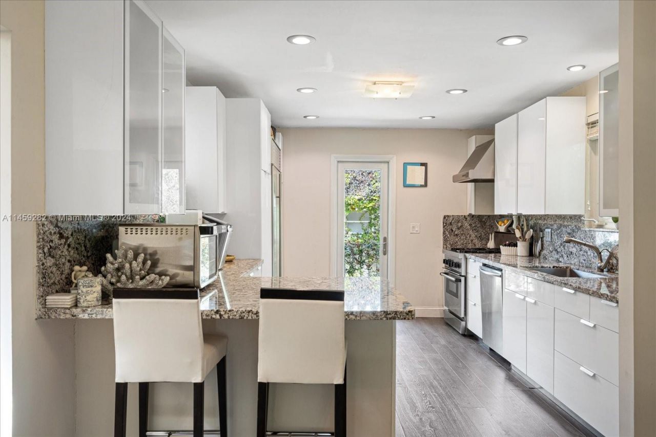 433 E Dilido Dr, Miami Beach, FL 33139 Photo