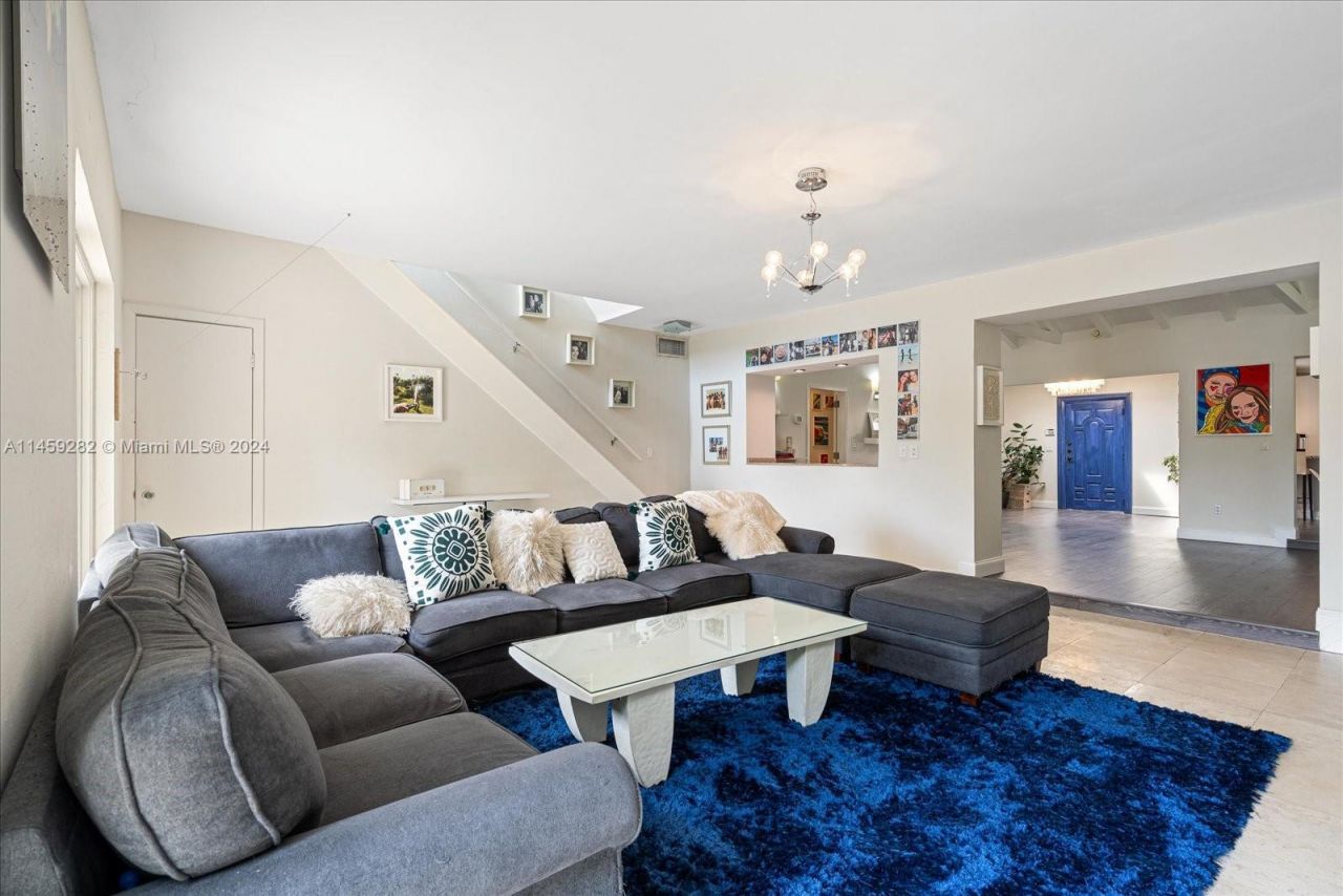 433 E Dilido Dr, Miami Beach, FL 33139 Photo