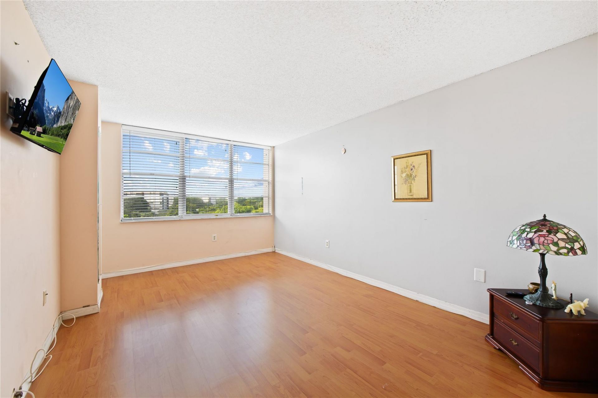 1400 Saint Charles Place, Unit 615, Pembroke Pines, FL 33026 Photo