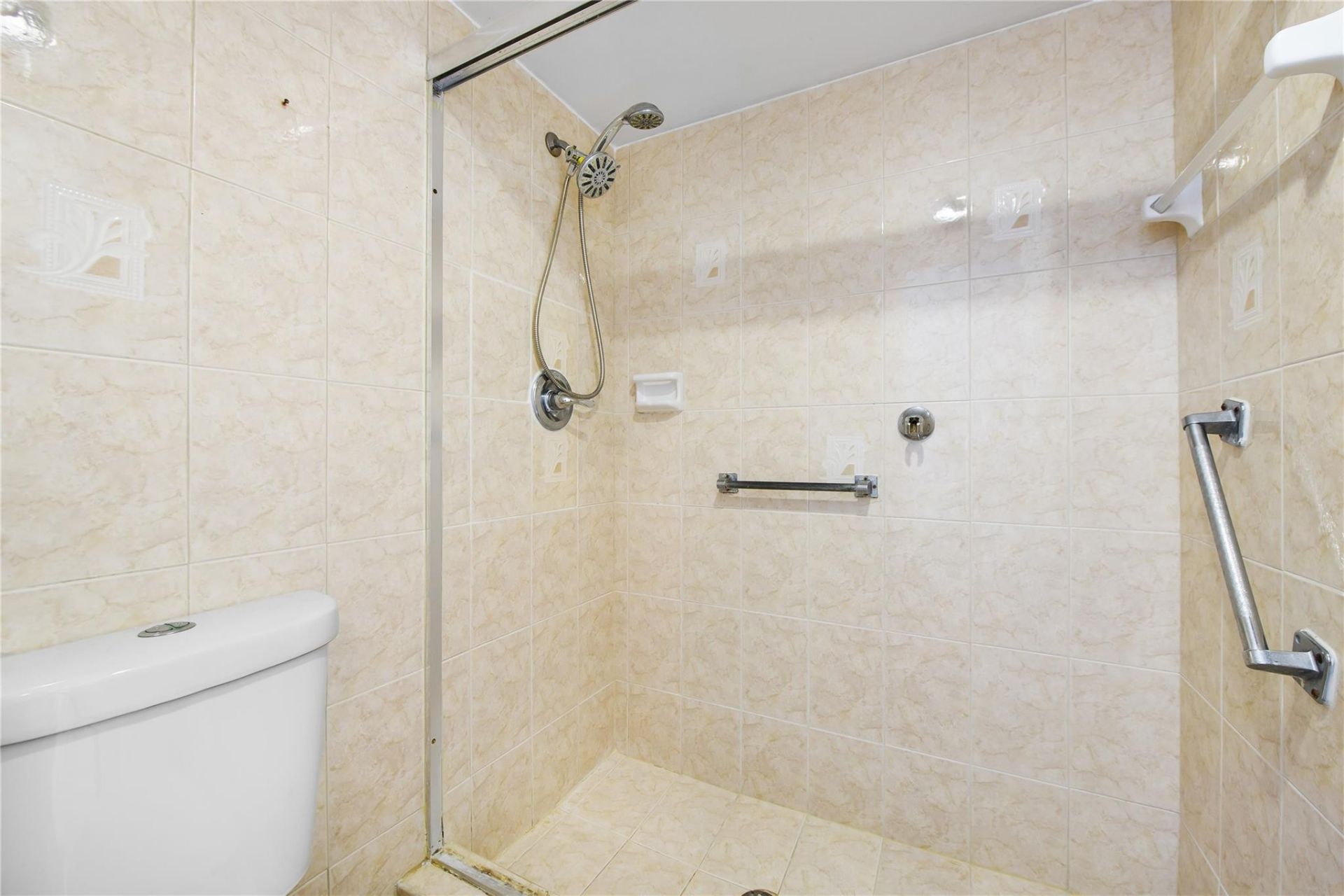 1400 Saint Charles Place, Unit 615, Pembroke Pines, FL 33026 Photo