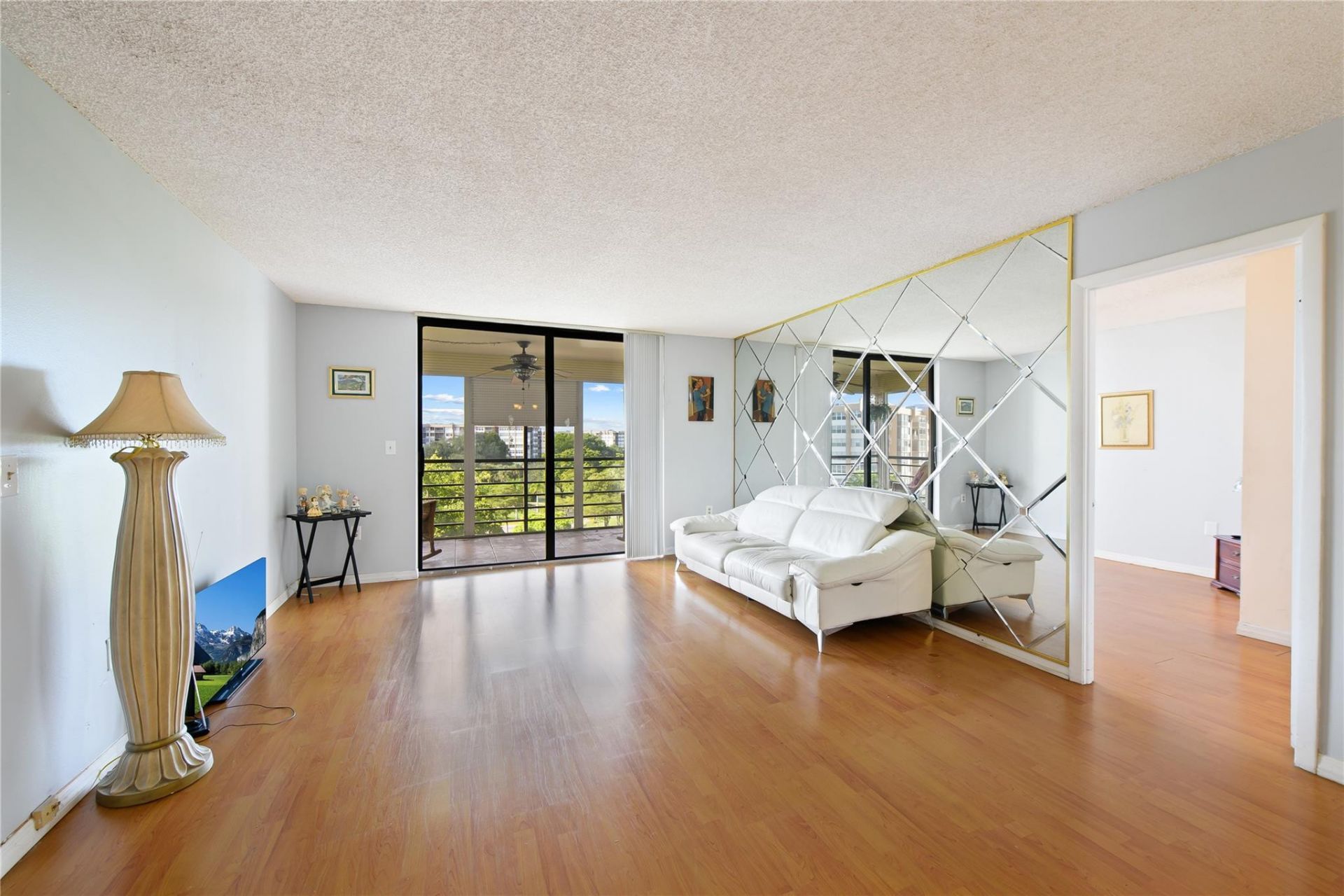 1400 Saint Charles Place, Unit 615, Pembroke Pines, FL 33026 Photo