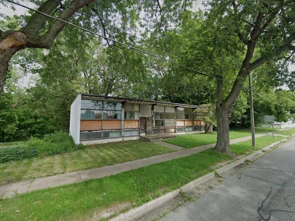 925 Pipestone Street, Benton Harbor, MI 49022