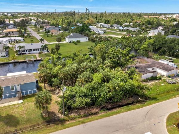 727 MARLIN DRIVE, PUNTA GORDA, FL 33950