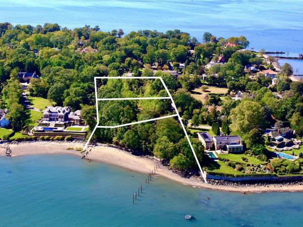 91, 92 & 93 Gatsby Lane, Great Neck, NY 11024