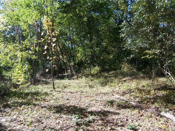 Arlington Road, North Canton, OH 44720