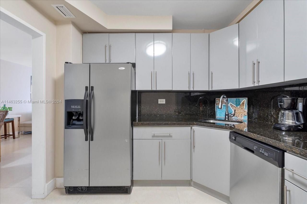 5601 Collins Ave, Unit 1514, Miami Beach, FL 33140 Photo