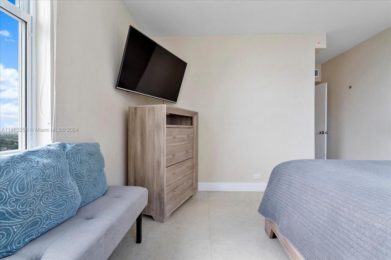 5601 Collins Ave, Unit 1514, Miami Beach, FL 33140 Photo