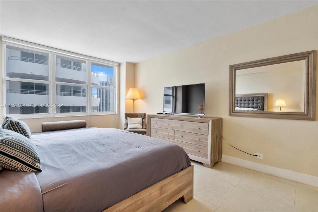 5601 Collins Ave, Unit 1514, Miami Beach, FL 33140 Photo