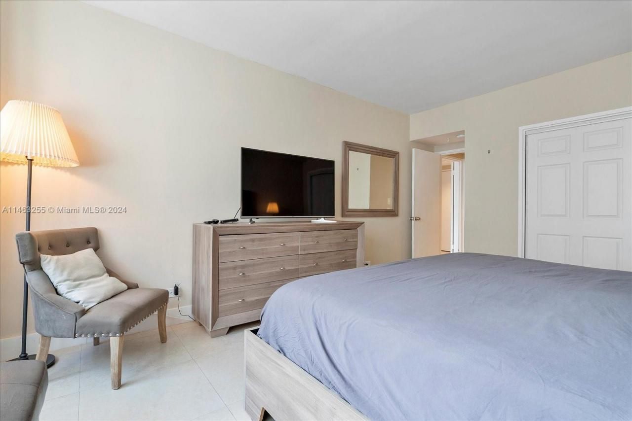 5601 Collins Ave, Unit 1514, Miami Beach, FL 33140 Photo