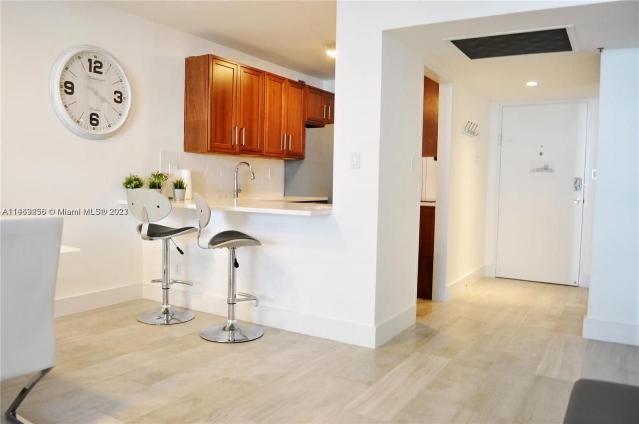 100 Lincoln Rd, Unit 435, Miami Beach, FL 33139 Photo