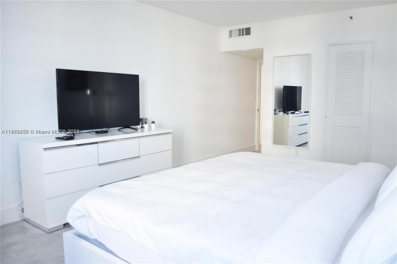 100 Lincoln Rd, Unit 435, Miami Beach, FL 33139 Photo