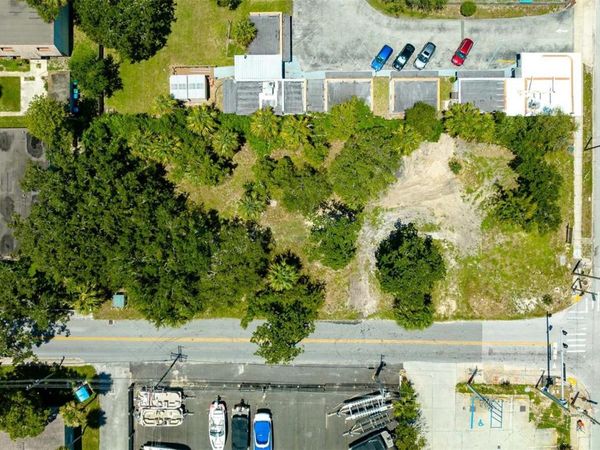 000 RIDGEWOOD AVENUE, HOLLY HILL, FL 32117