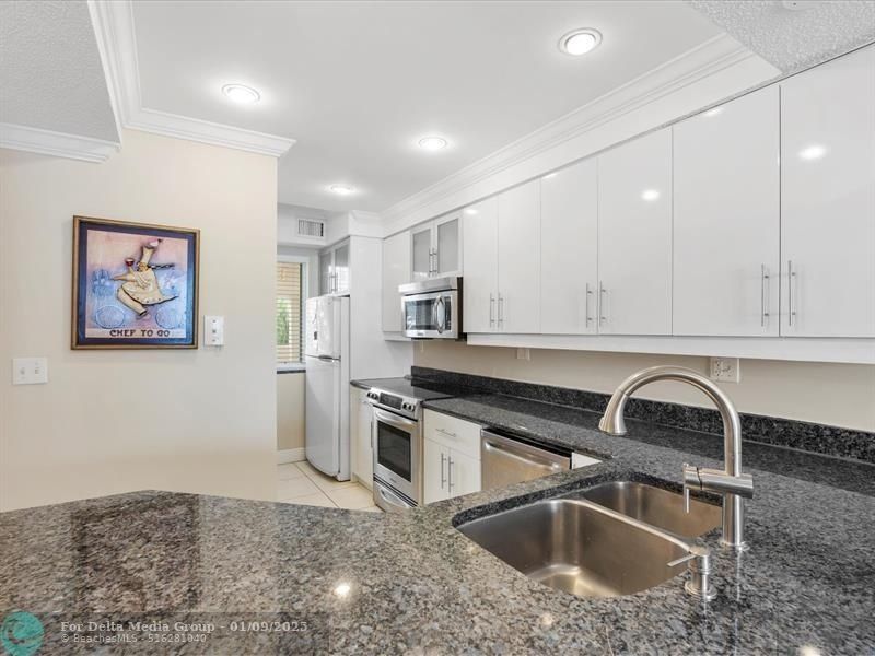 18260 N Bay Road, Unit 304, Sunny Isles Beach, FL 33160 Photo