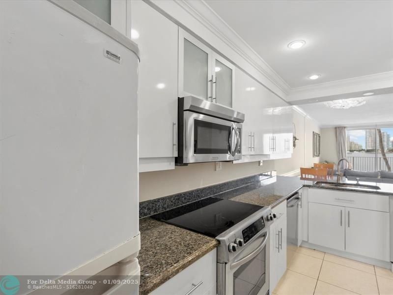 18260 N Bay Road, Unit 304, Sunny Isles Beach, FL 33160 Photo