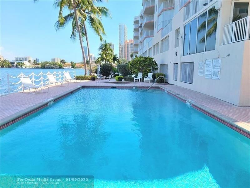18260 N Bay Road, Unit 304, Sunny Isles Beach, FL 33160 Photo