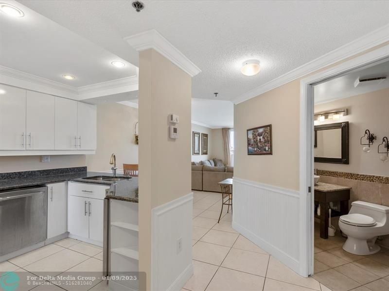 18260 N Bay Road, Unit 304, Sunny Isles Beach, FL 33160 Photo