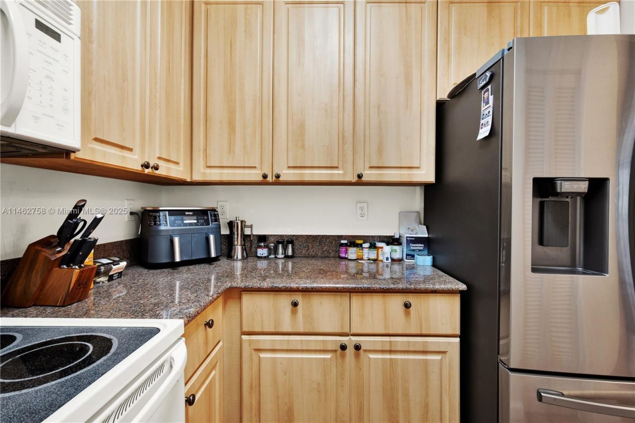 1 Century Ln, Unit 209, Miami Beach, FL 33139 Photo