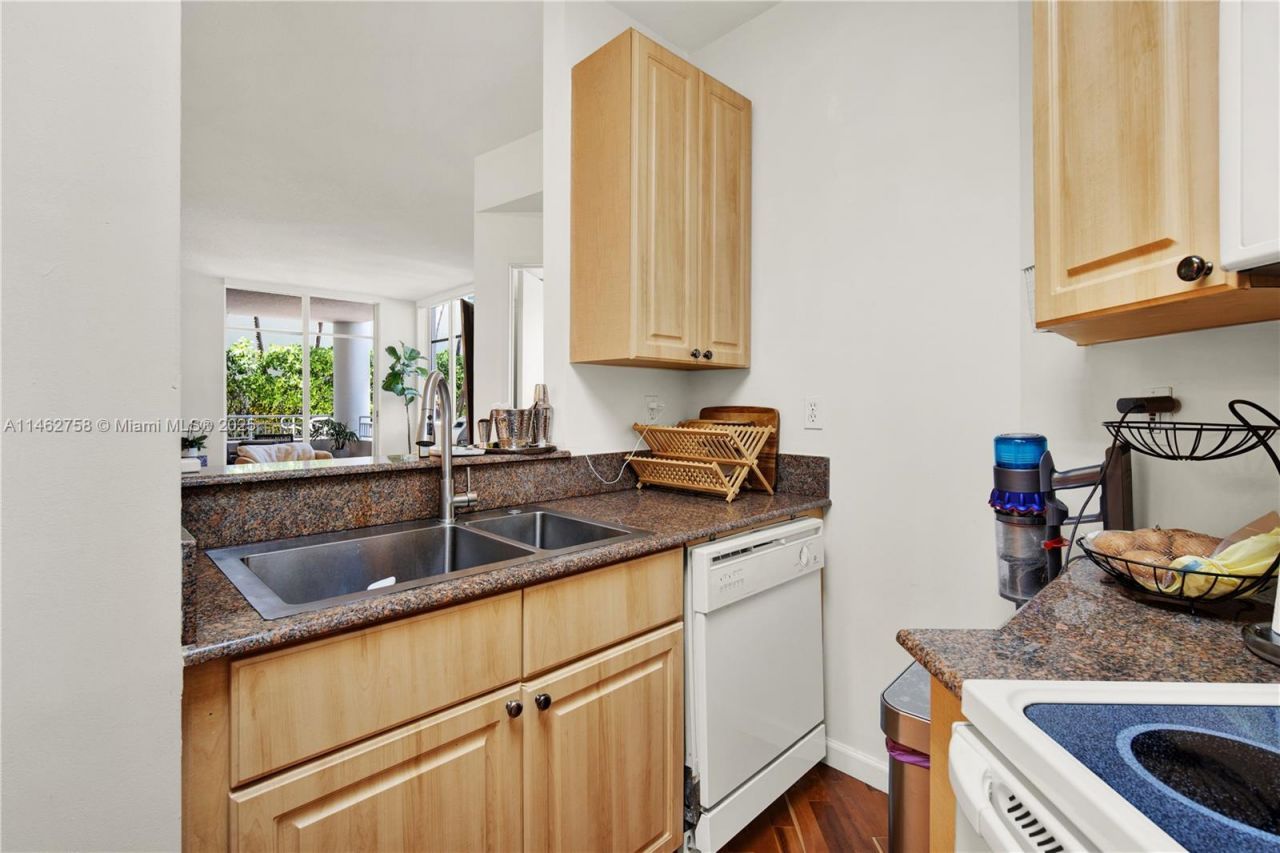 1 Century Ln, Unit 209, Miami Beach, FL 33139 Photo