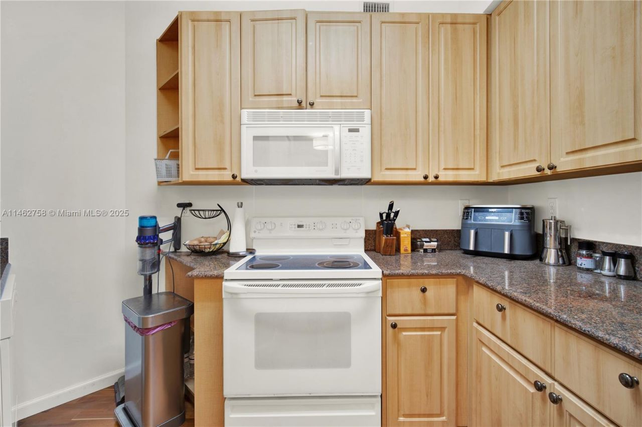 1 Century Ln, Unit 209, Miami Beach, FL 33139 Photo