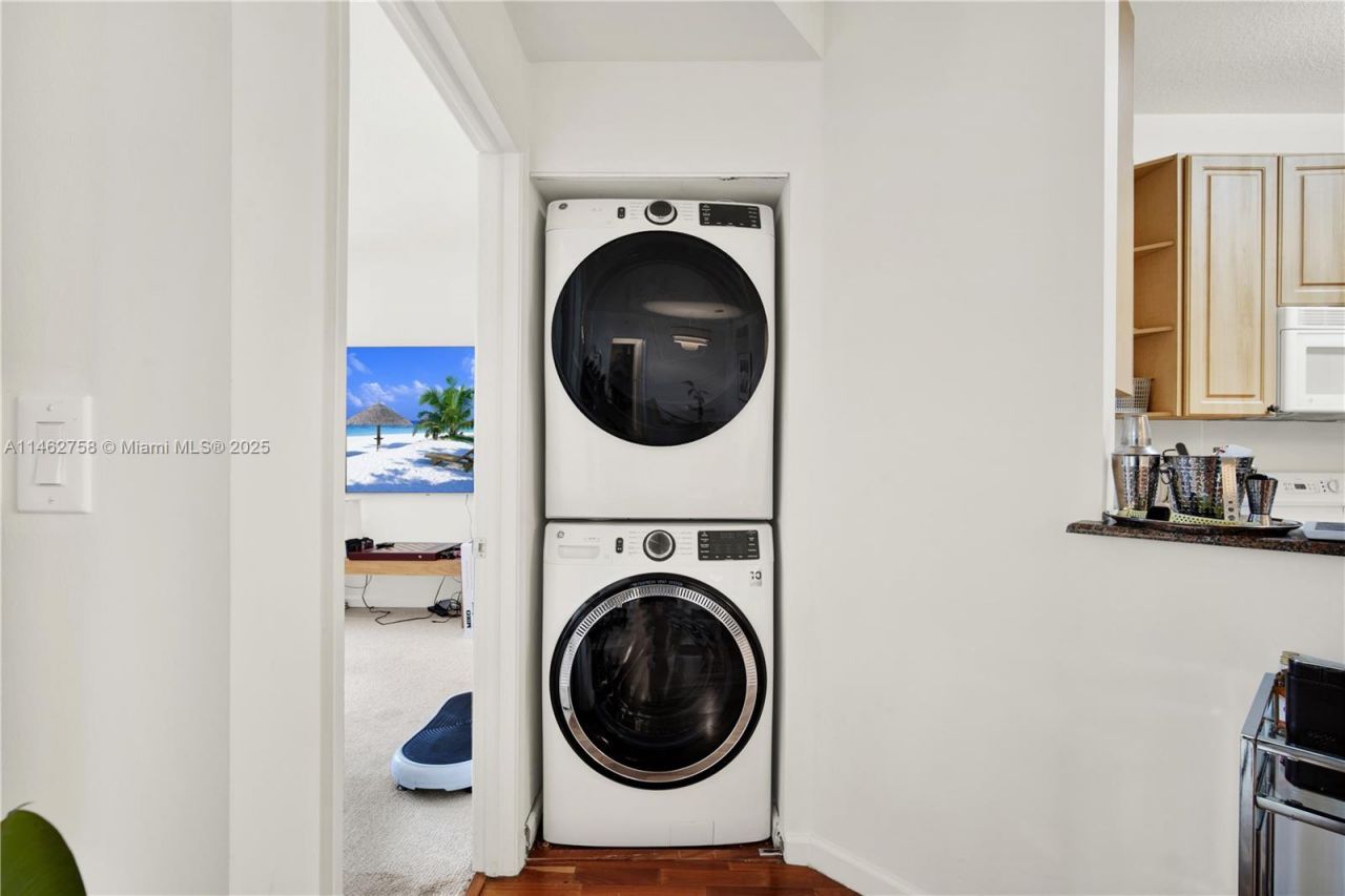 1 Century Ln, Unit 209, Miami Beach, FL 33139 Photo