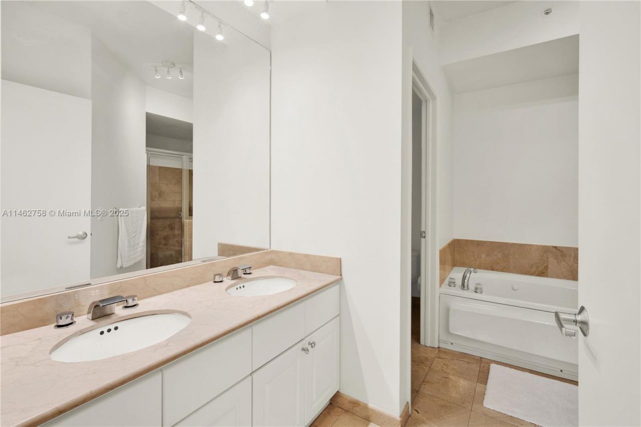 1 Century Ln, Unit 209, Miami Beach, FL 33139 Photo
