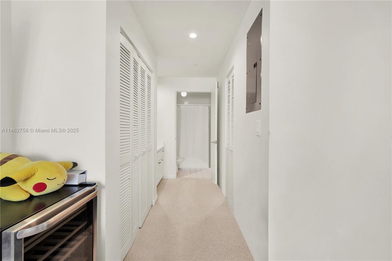 1 Century Ln, Unit 209, Miami Beach, FL 33139 Photo