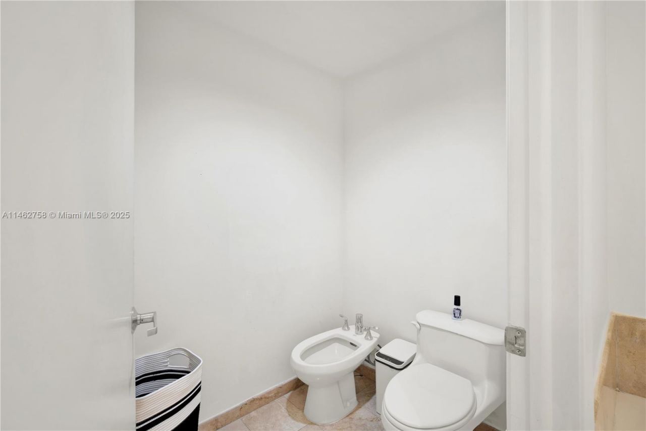 1 Century Ln, Unit 209, Miami Beach, FL 33139 Photo