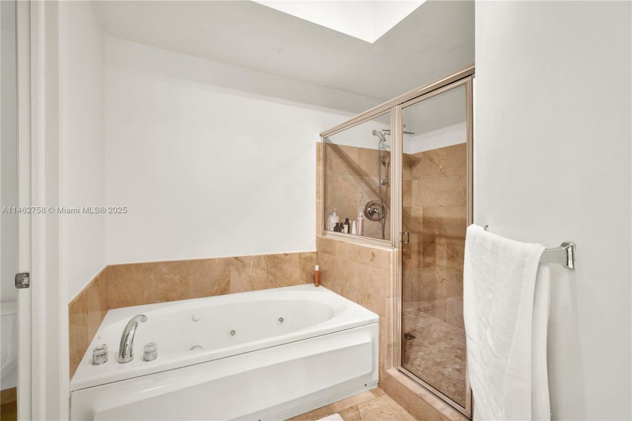 1 Century Ln, Unit 209, Miami Beach, FL 33139 Photo