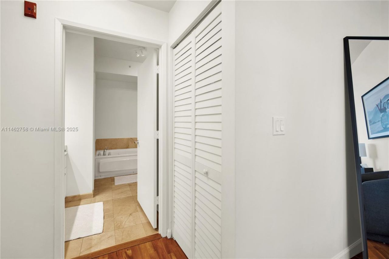 1 Century Ln, Unit 209, Miami Beach, FL 33139 Photo