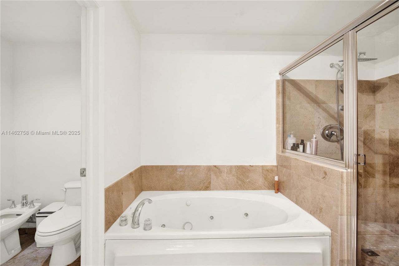 1 Century Ln, Unit 209, Miami Beach, FL 33139 Photo