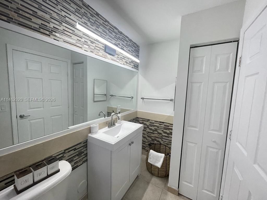 2069 S Ocean Dr, Unit TH12, Hallandale Beach, FL 33009 Photo