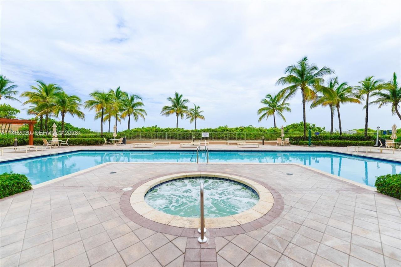 2069 S Ocean Dr, Unit TH12, Hallandale Beach, FL 33009 Photo